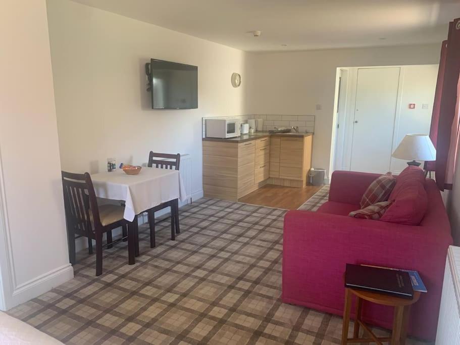 Inverness City Studio Apartment Sleeps 2 Dalneigh Exterior photo